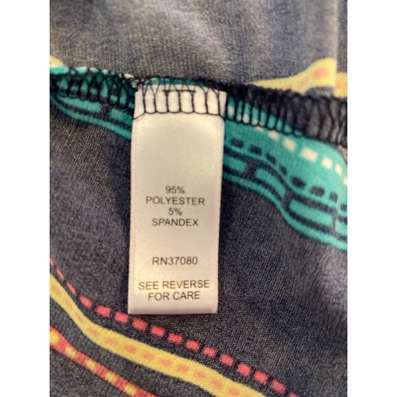 Cato Est 1946 Blouse Size 14 16W Top V Neck Green Pink 3/4 Sleeves  Hi Low Hem - Picture 8 of 10